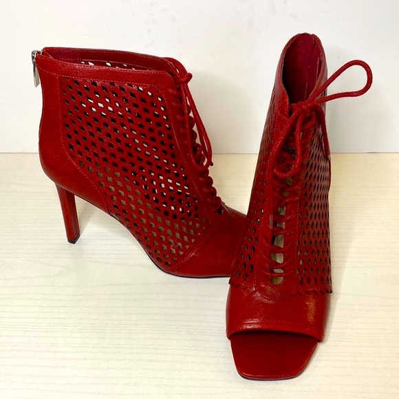 Vince Camuto size 8.5 Red Booties - Picture 7 of 7